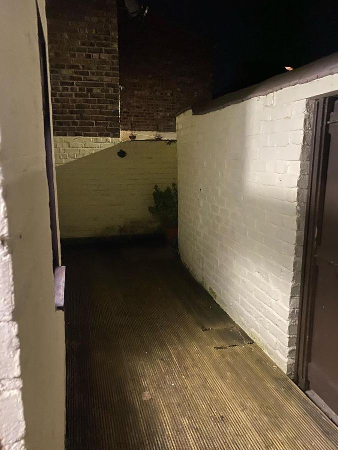 利物浦Surescape House别墅 外观 照片